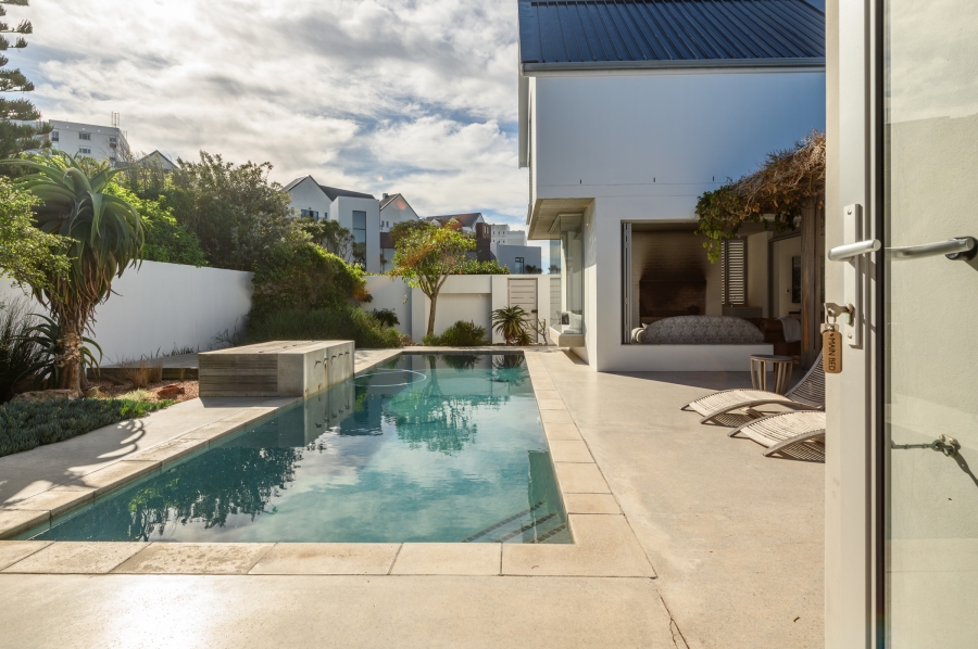 4 Bedroom Property for Sale in Summerstrand Eastern Cape